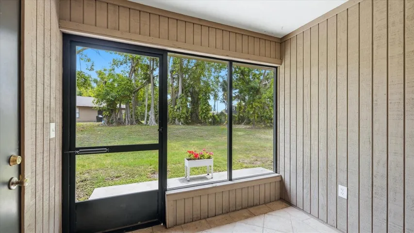 Rear Lanai