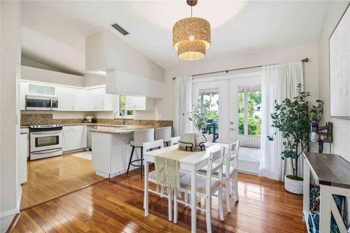 Dinning Room Facing Kitchen