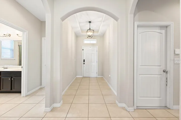 Foyer.