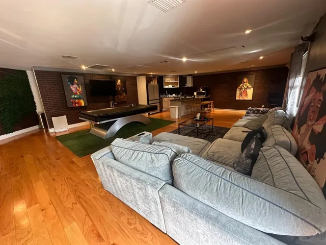 3 bed living room