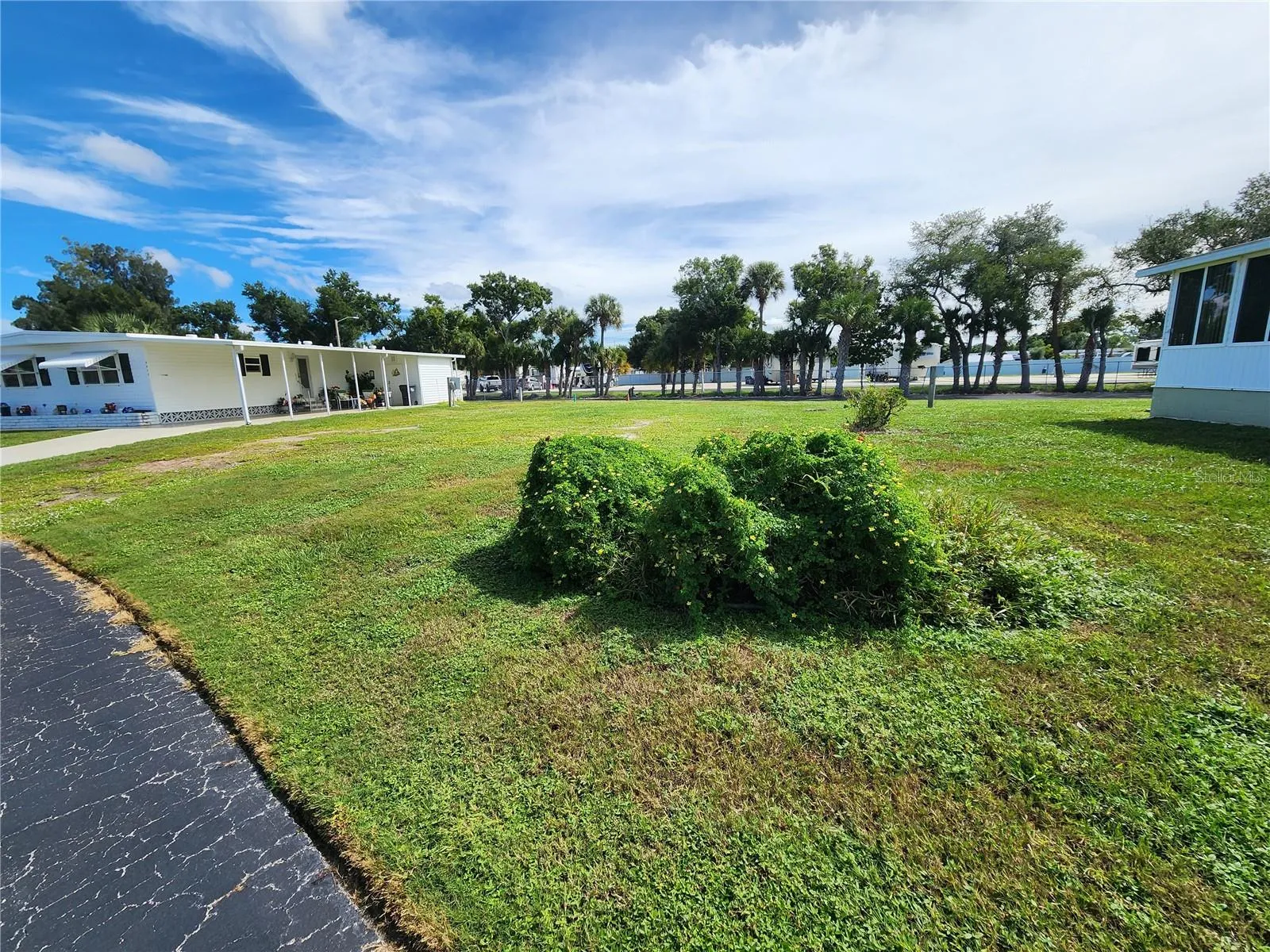 Vacant Lot for you Brand New Unit.