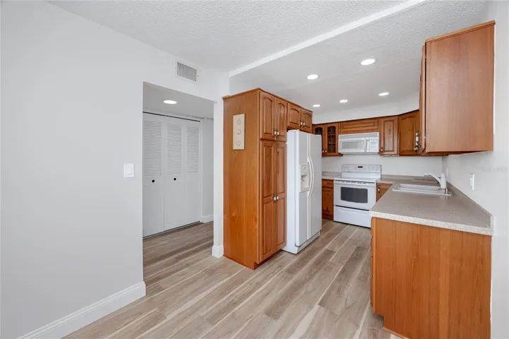 7100 Sunset Way #810 - Kitchen