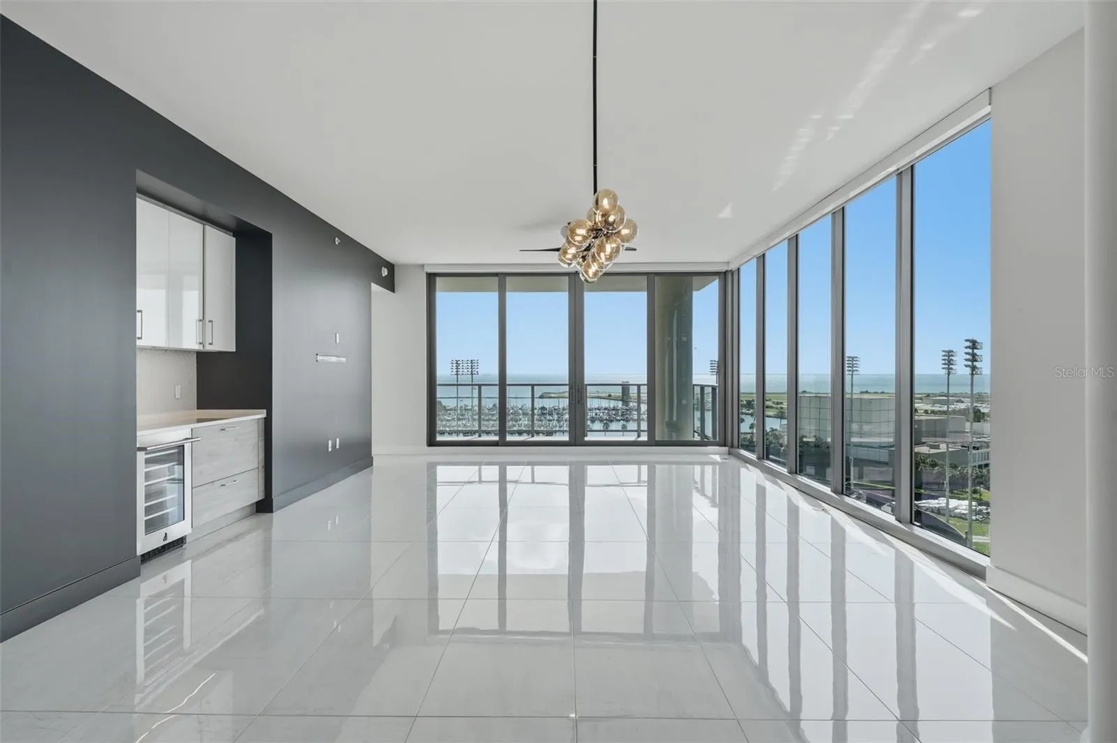 open floorplan - kitchen/living/dining