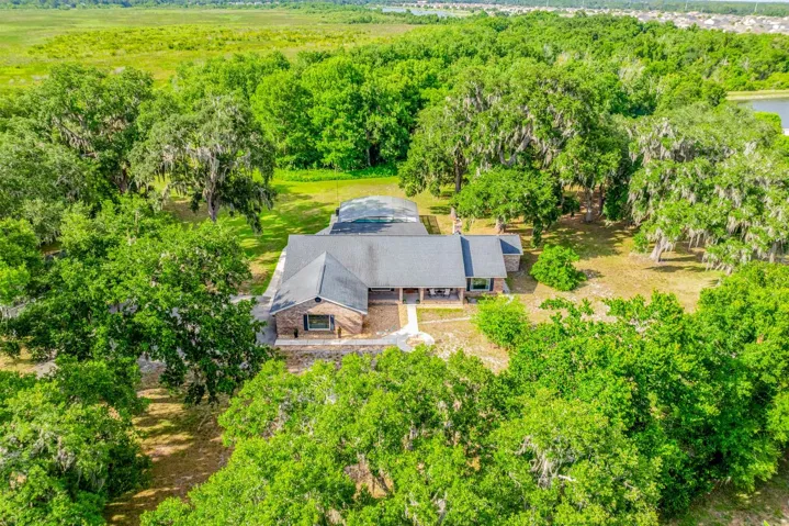 5 acres of tranquil bliss!