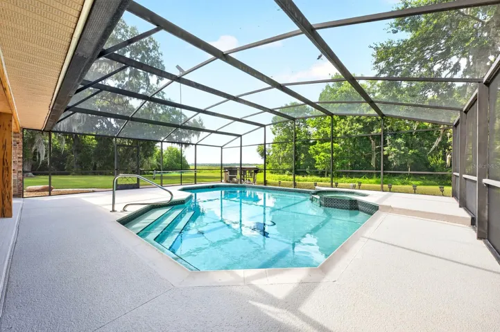 Private screened pool..