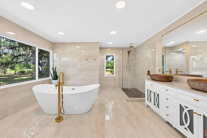 Upgraded primary en-suite bath.