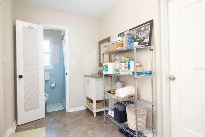 Utility Room/guest Bath