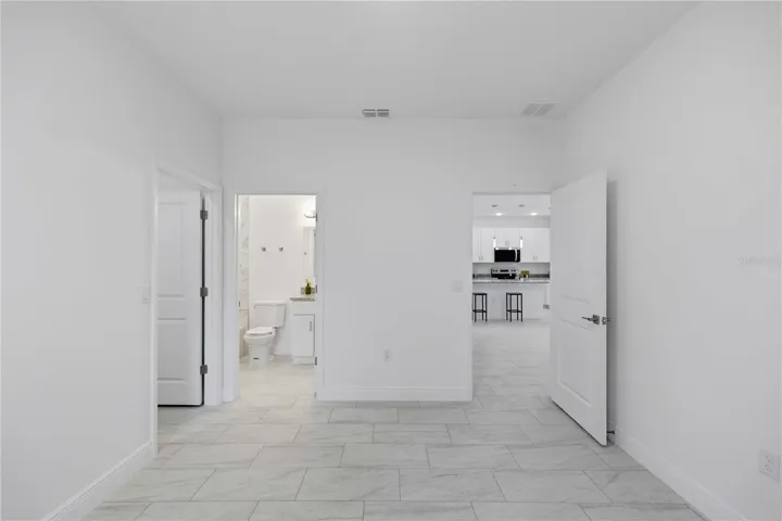 ENSUITE- IN LAW SUITE WITH BATHROOM AND LARGE WALK IN CLOSET