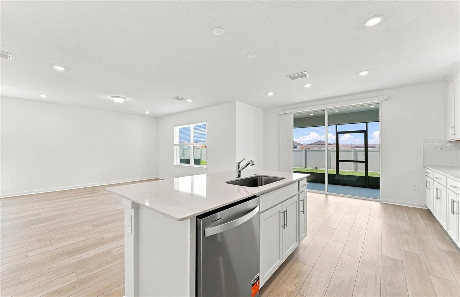 Center Island w/Storage