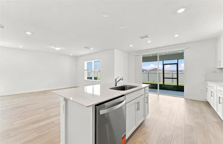 Center Island w/Storage