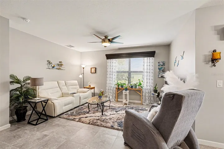 Bright Spacious Living Room
