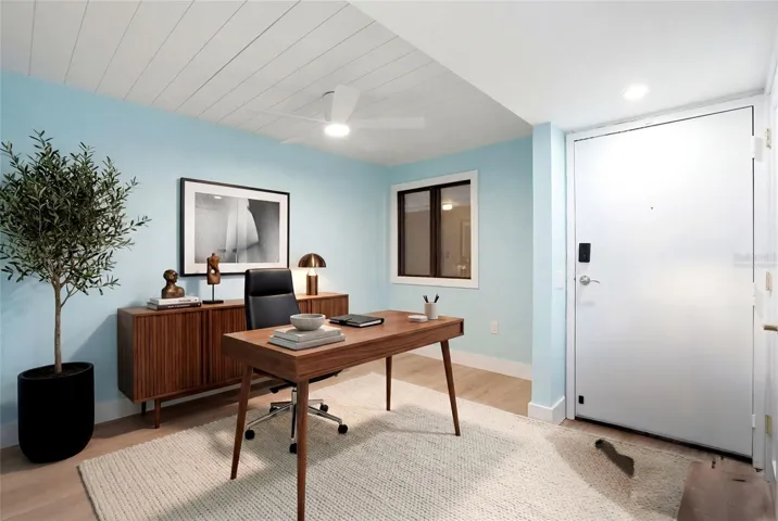 OFFICE - VIRTUALLY STAGED