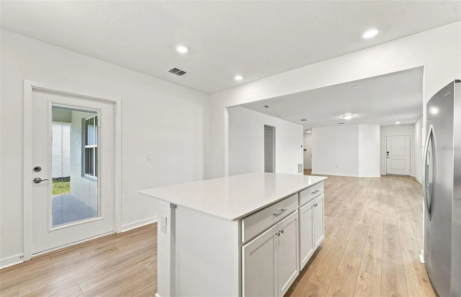 Center Island w/Storage