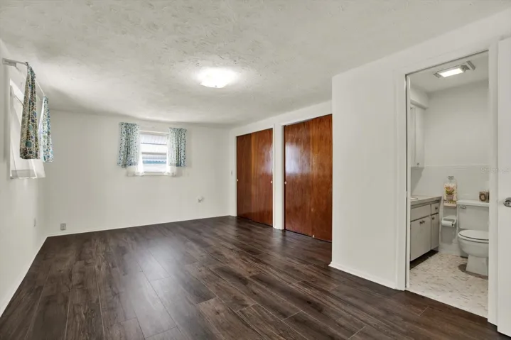 Primary suite