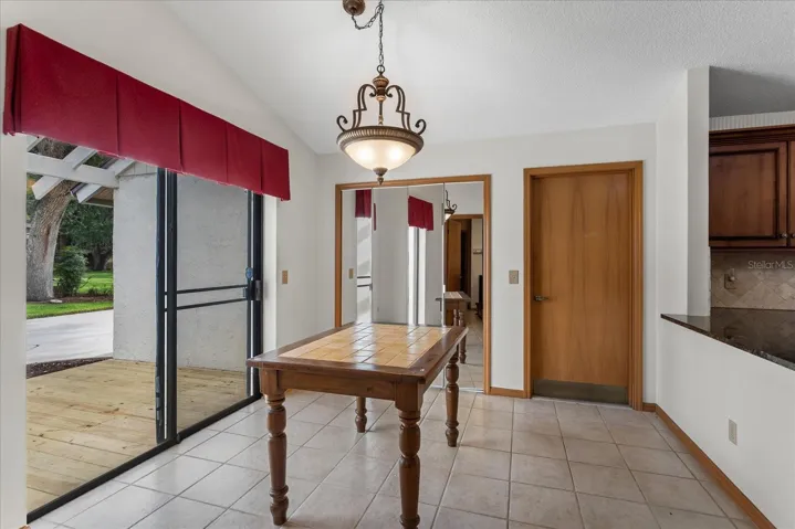Breakfast nook