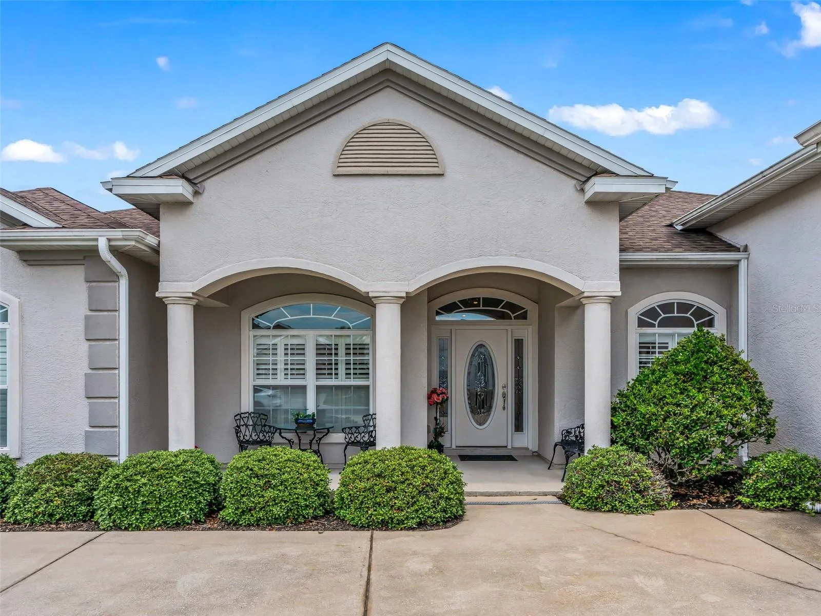Front Porch w/3 Columns