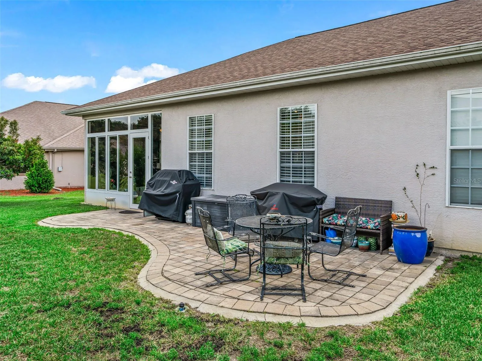 Back Patio w/access to Glass