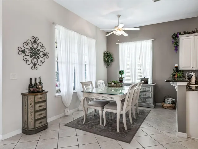 Eat in Area of Kitchen