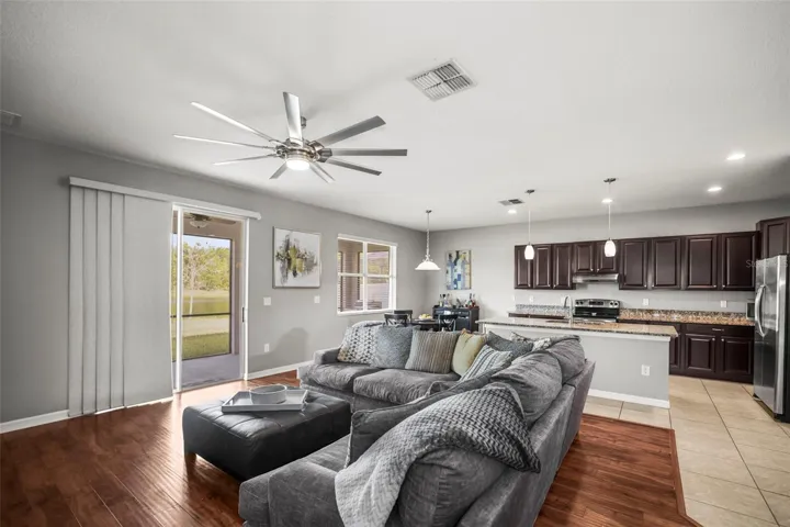 Living Room / Kitchen