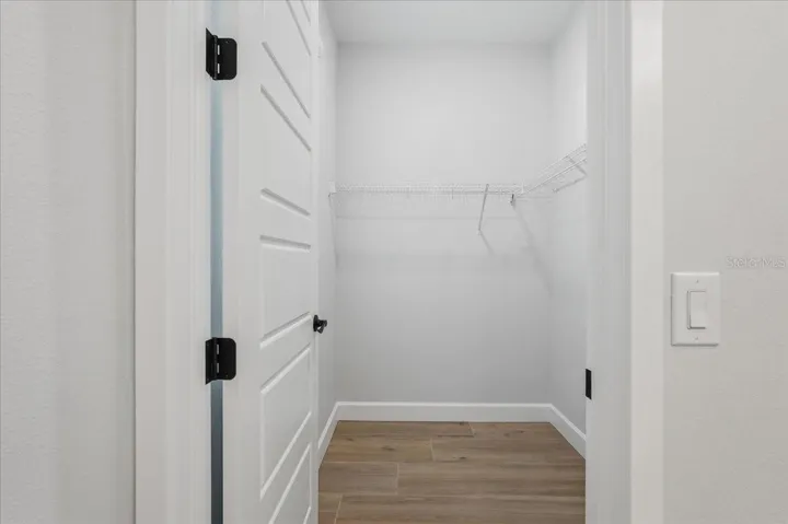 3rd bed closet