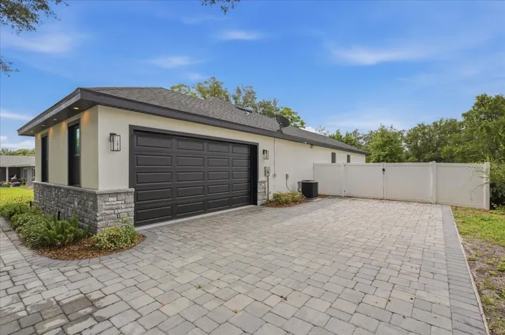 Side garage