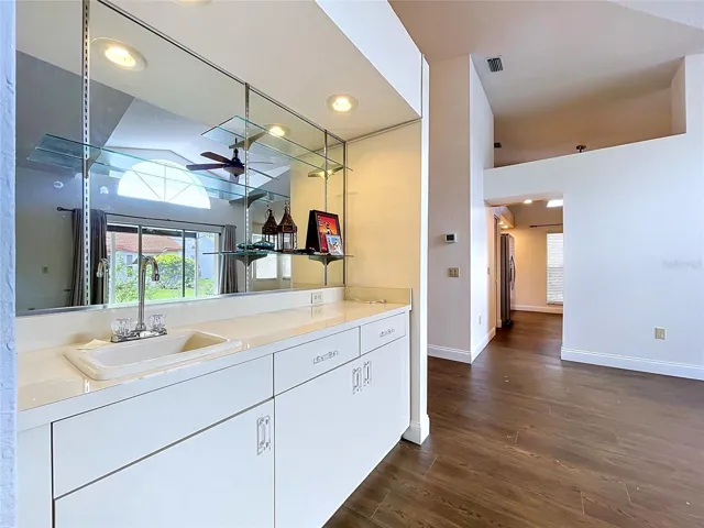 Wet bar