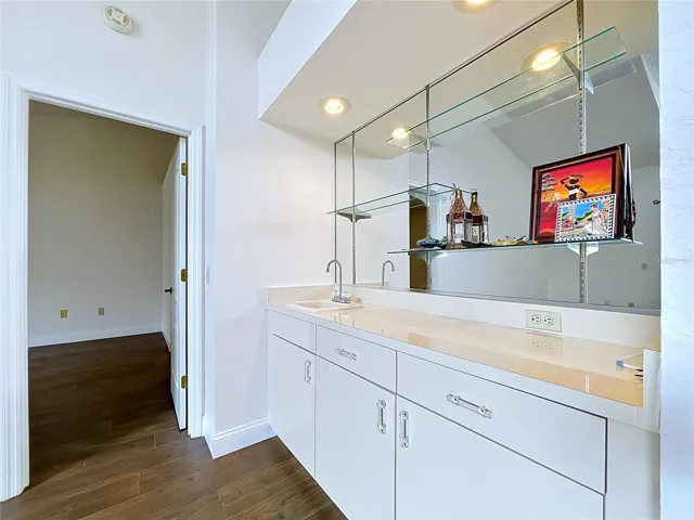Wet bar