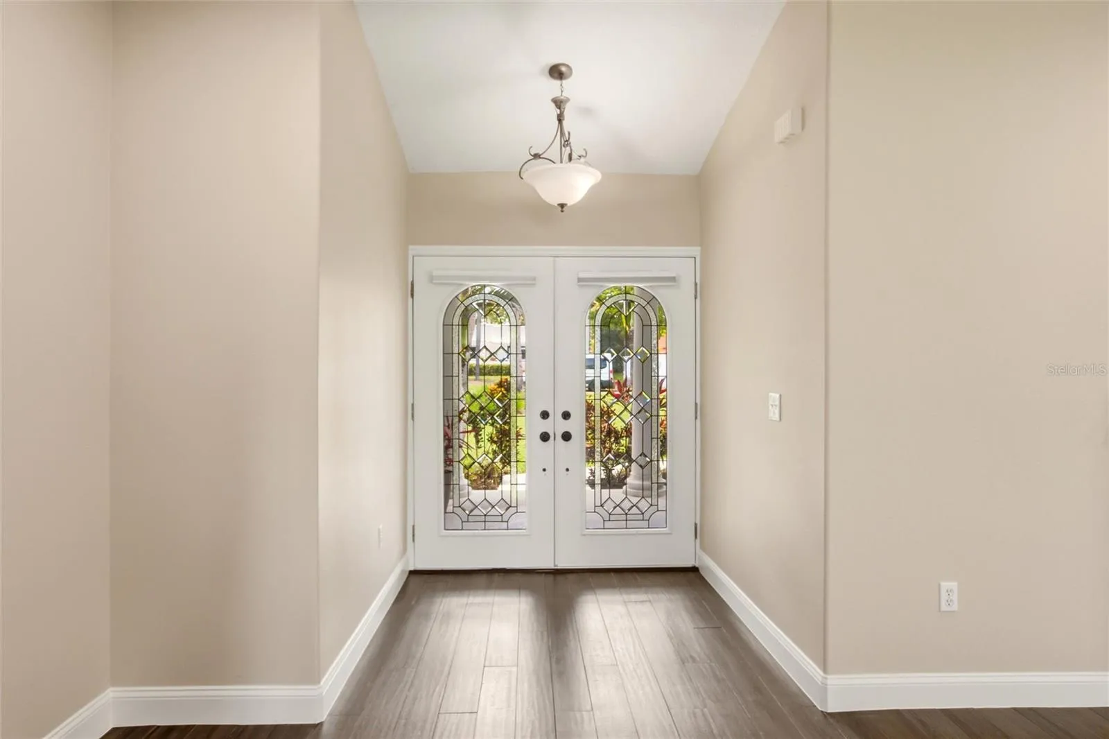 Guest house foyer entry
