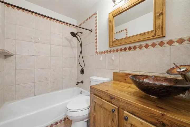 Main bathroom