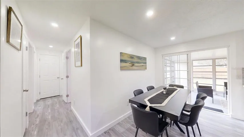 HALL & DINING