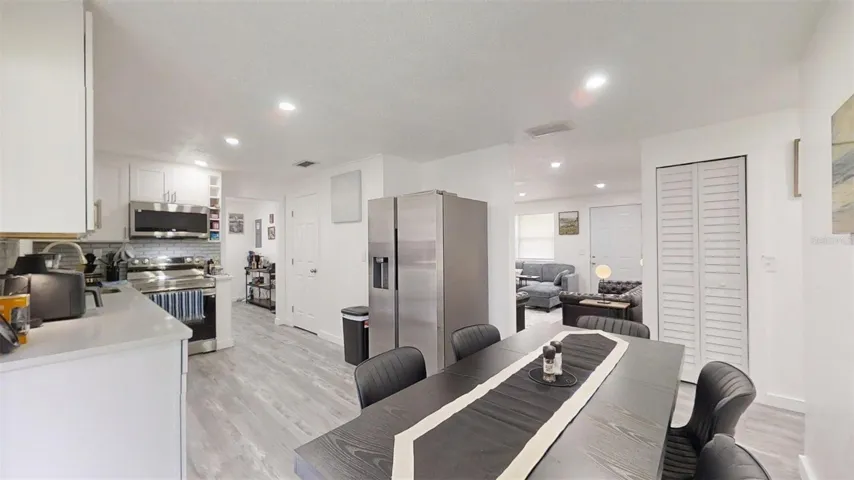DINING & KITCHEN