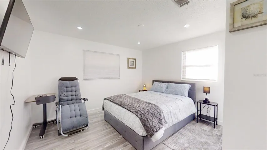 PRIVATE QUEEN ROOM