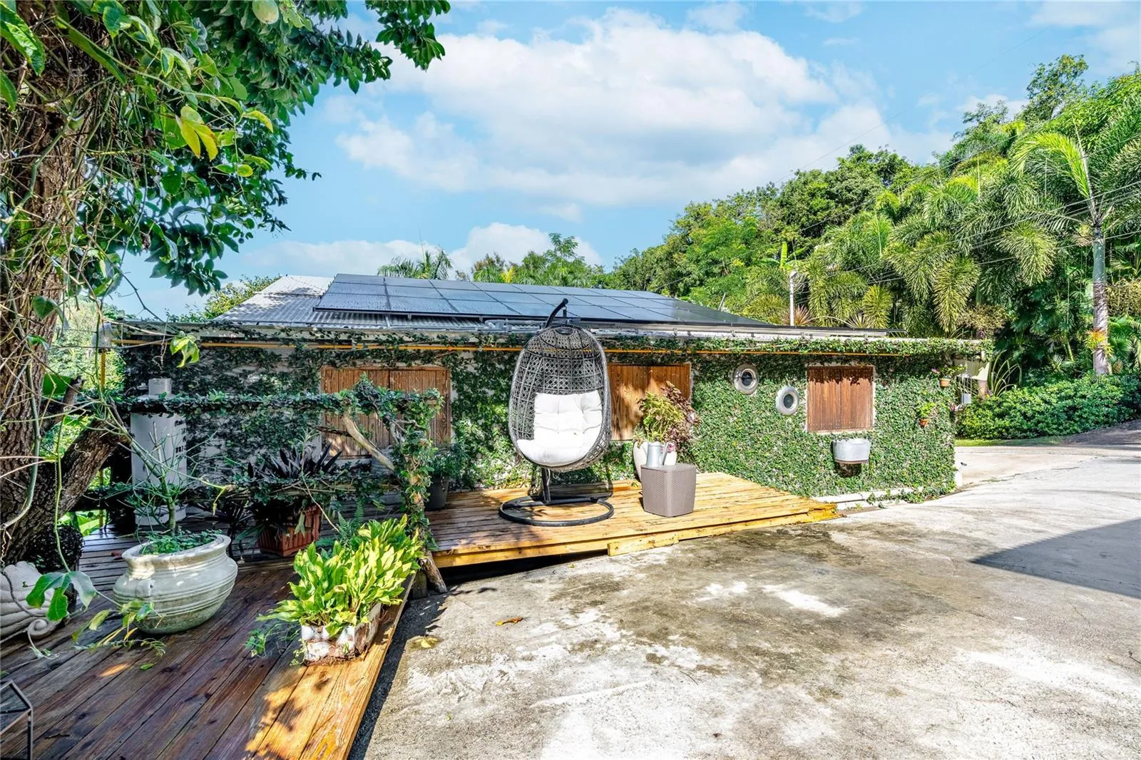 Villa 2 ( Parking Areas )