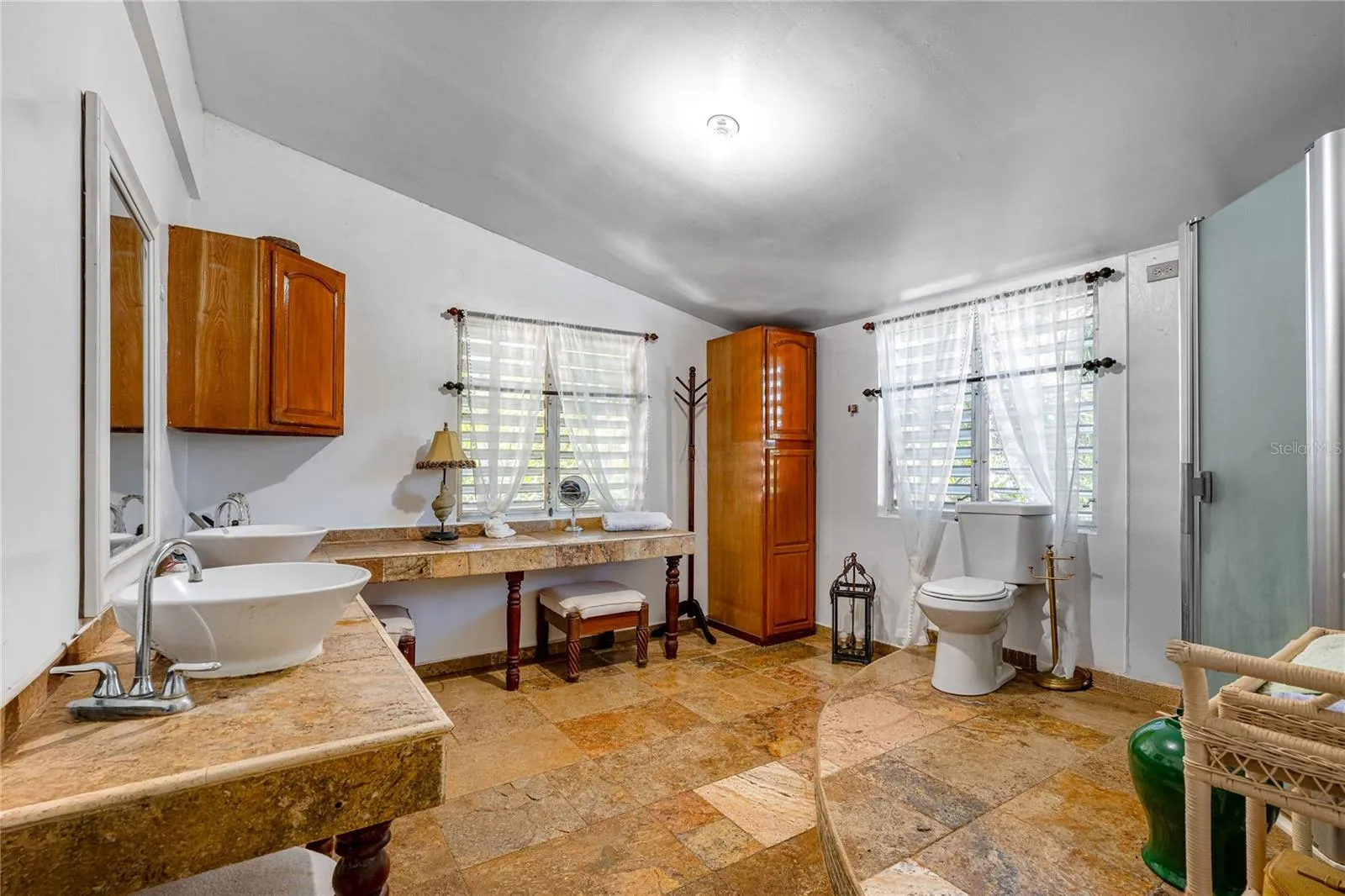 Villa 1 Suite Full Bath
