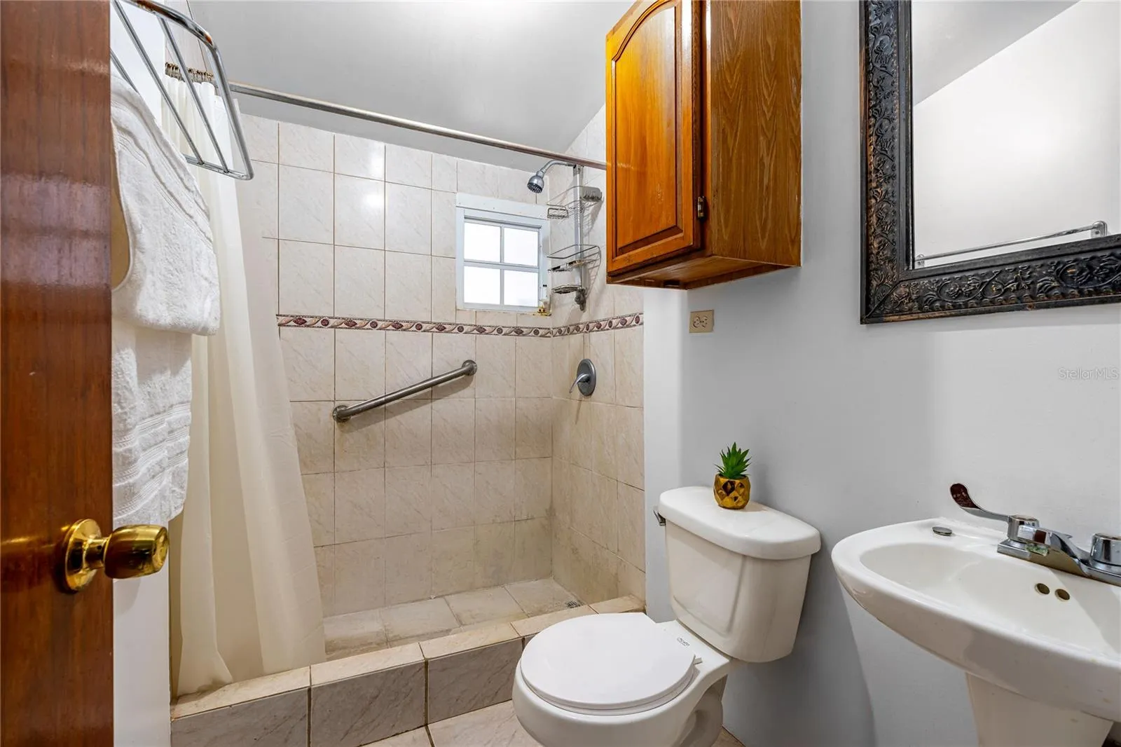 Villa 1 Suite Bath 2