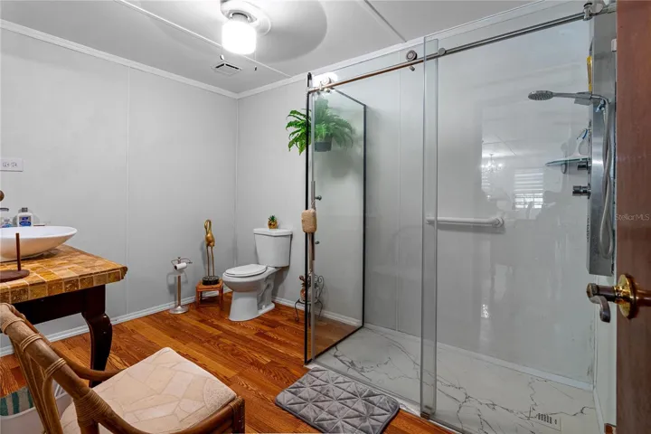 Villa 1 Bathroom