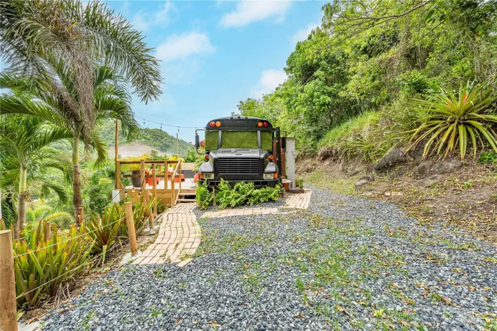 Jíbaro Bus  Suite Experience Parking Area