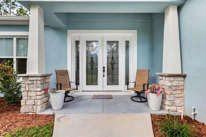 Beautiful and welcoming front entrance