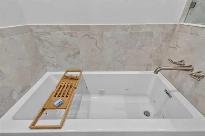 Resort-style Jacuzzi tub