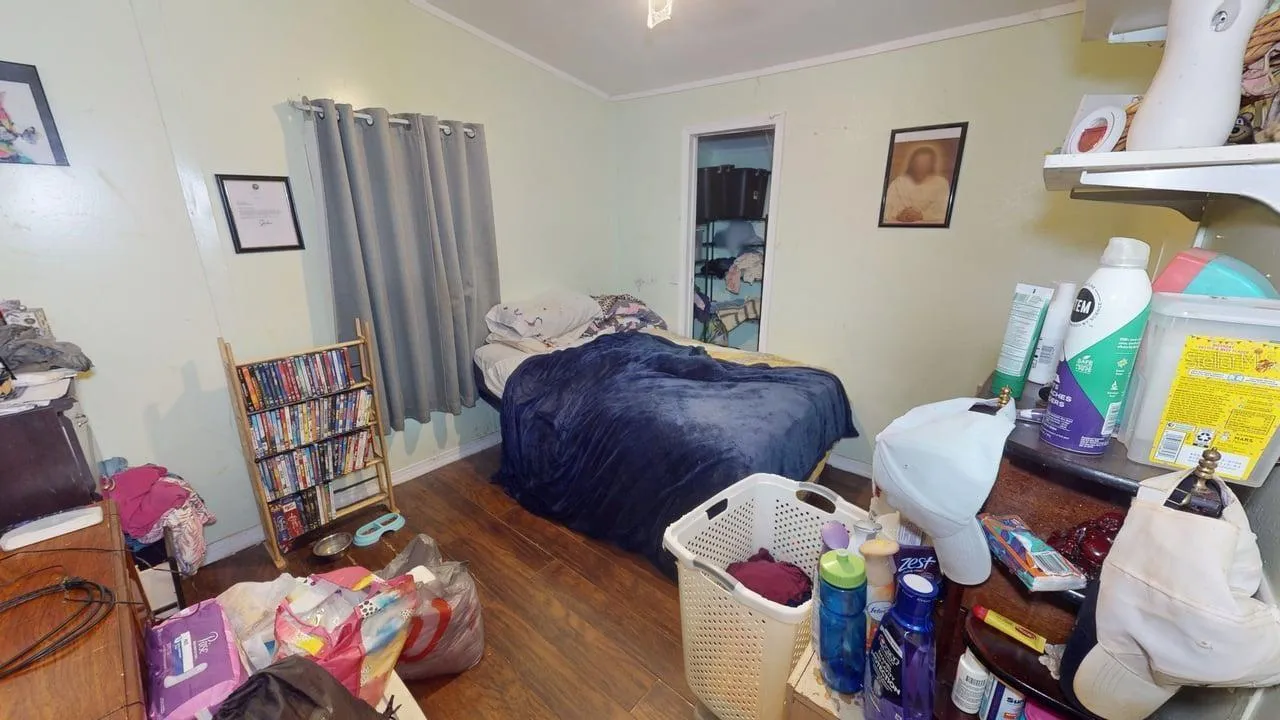 Bed 4 of 4 in main home has walk in closet