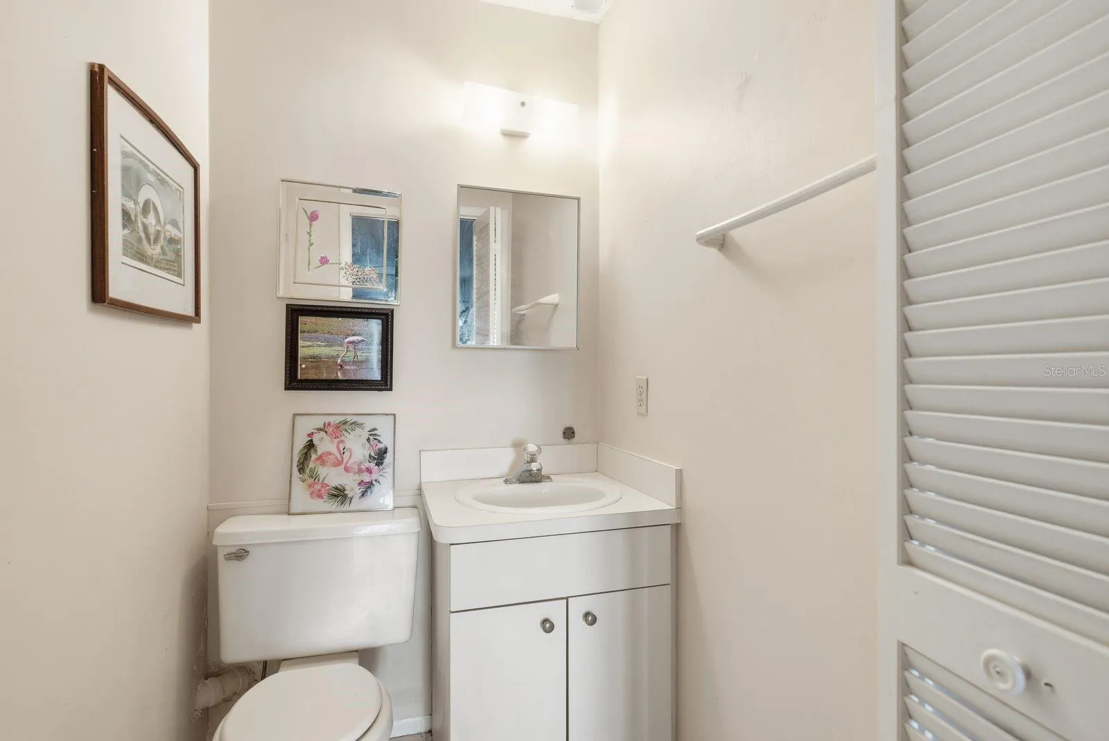 Ensuite half bathroom