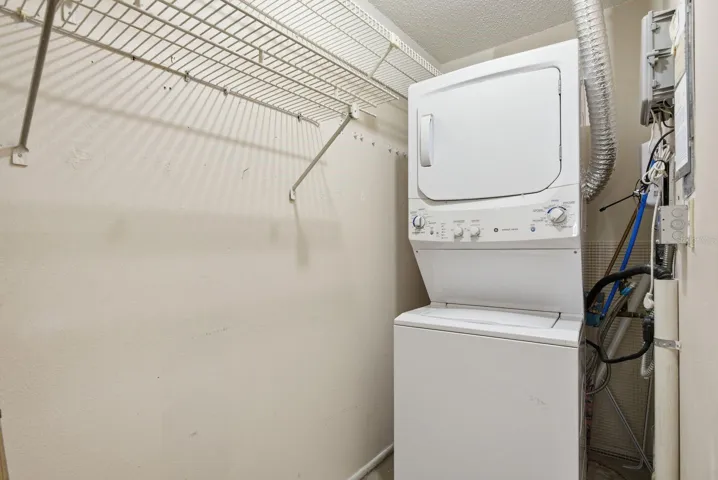 Closet / laundry