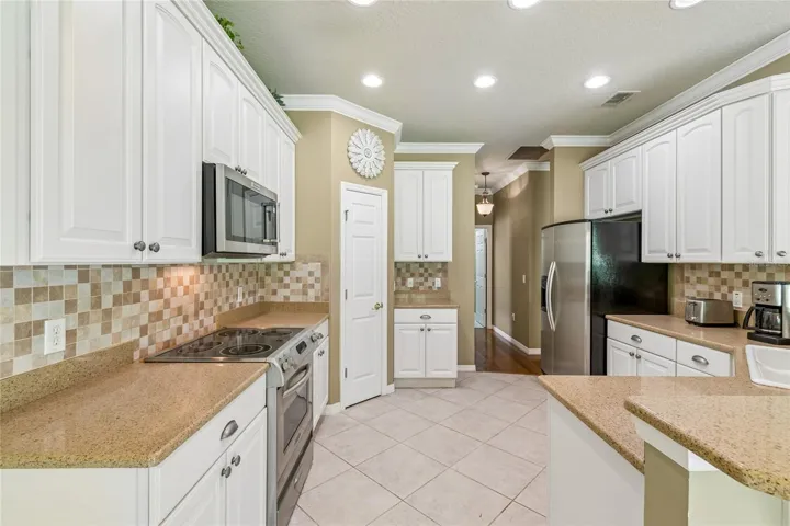 STONE BACKSPLASH