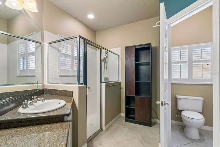 WALK-IN SHOWER