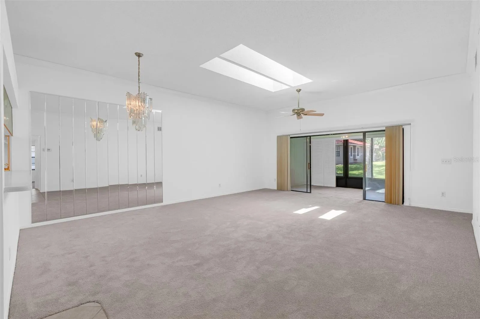 Open light and bright floor plan