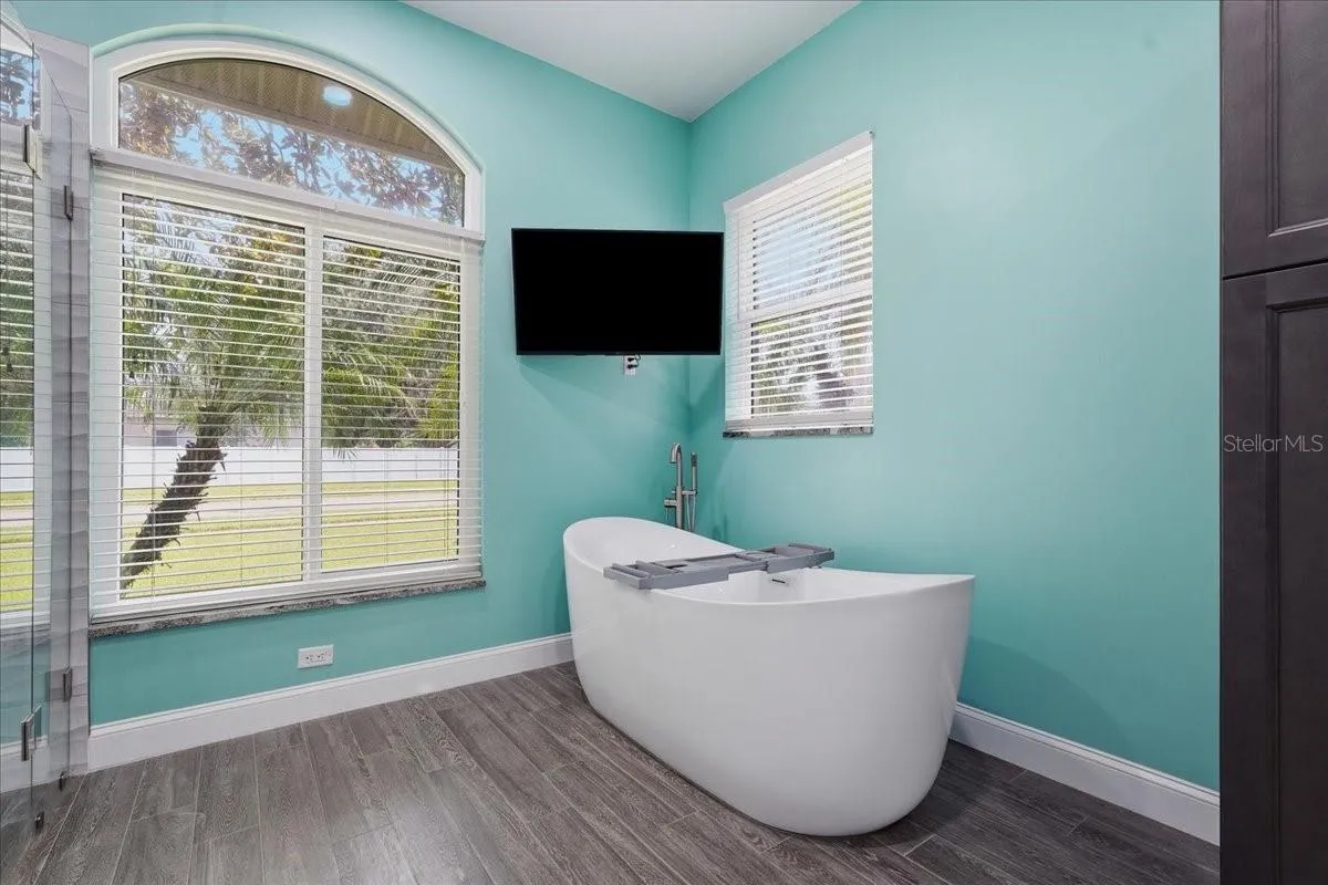 Jetted Soaking Tub