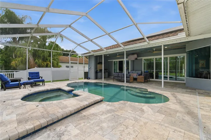 Pool & Spa
