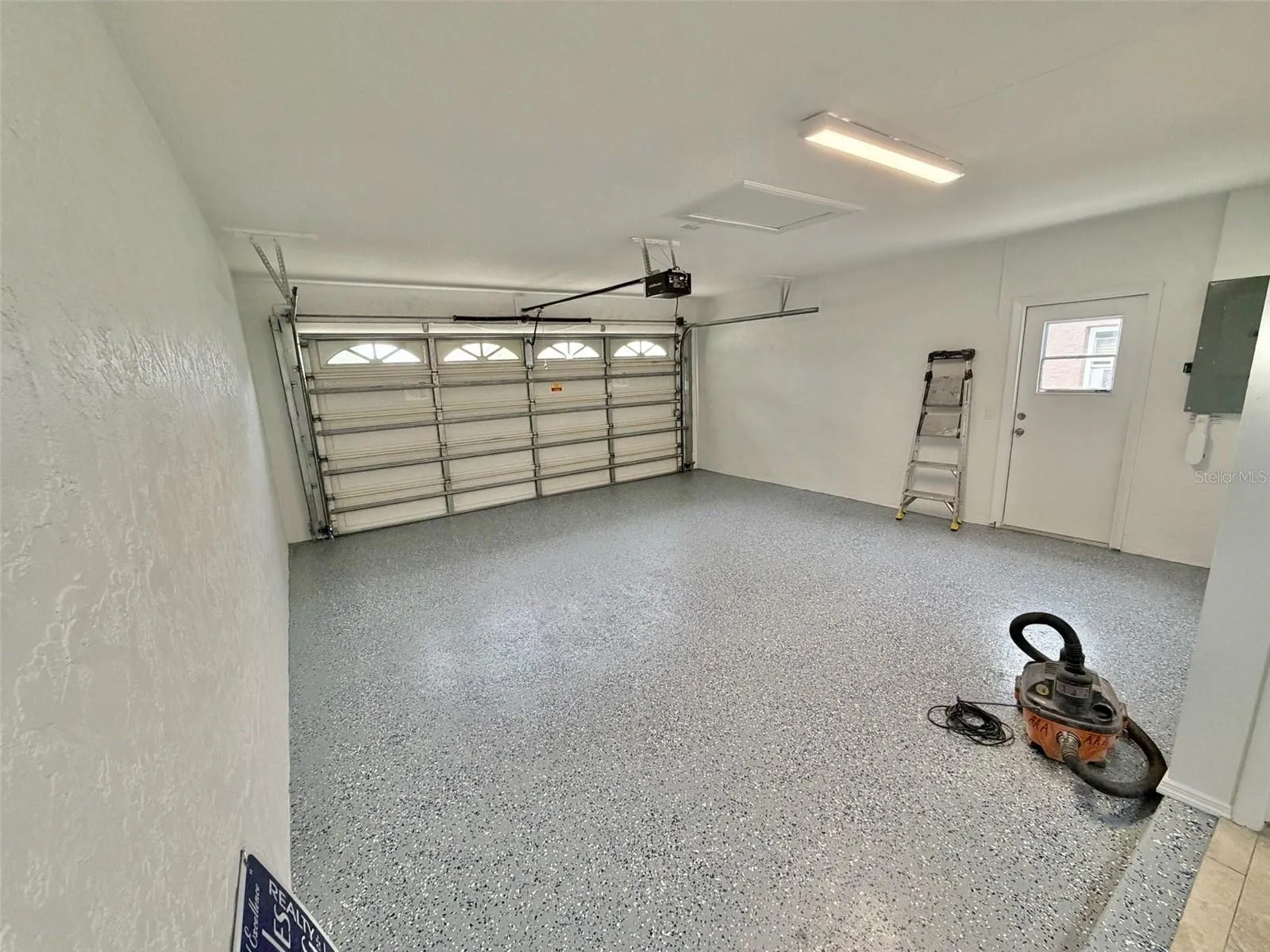2 Car Garage