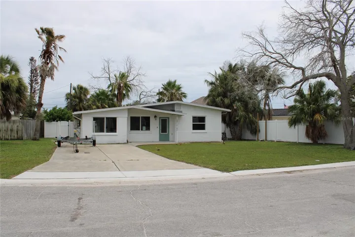 Huge pie shaped lot. Room for RV and boat parking