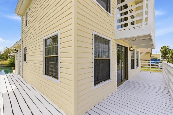 Wrap Around Deck
